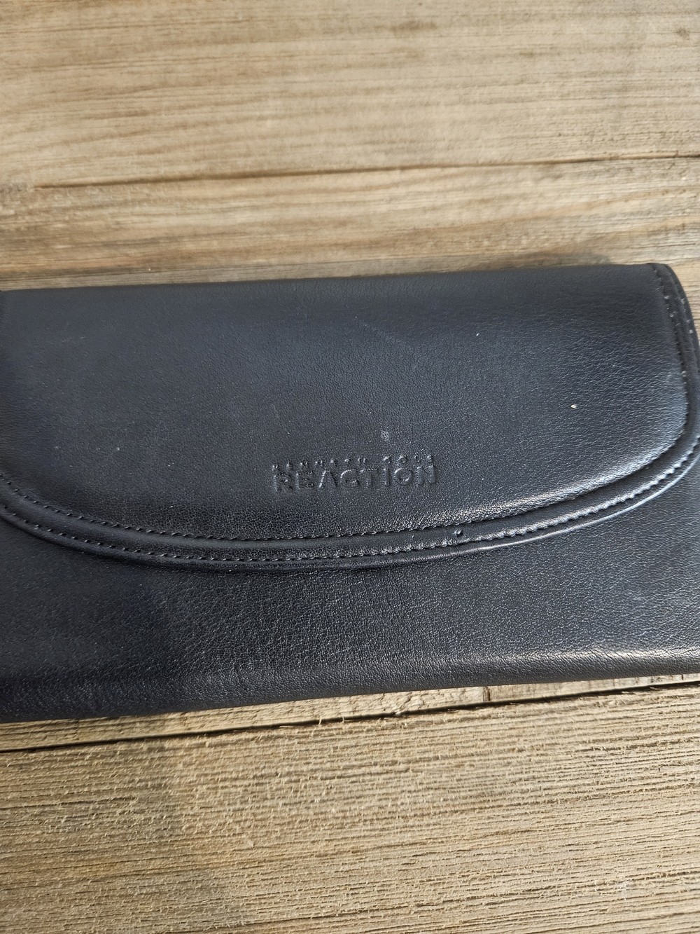 Kenneth Cole Reaction Black Leather Wallet With Checkbook Holder And Card Slots